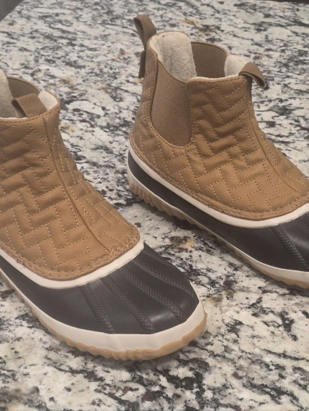 Womens Tan Quilted Duck Boot Chelsea Boots with Brown Toe - Picture 7 of 9